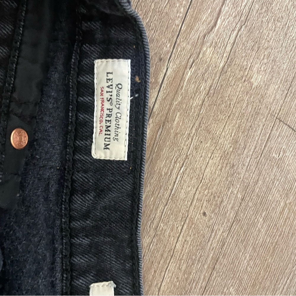 Levi’s high waisted rib cage shorts size 28 - Picture 3 of 4